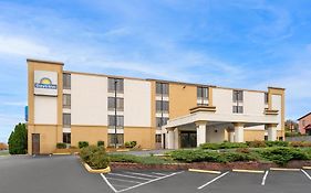 Days Inn By Wyndham Hagerstown I-70